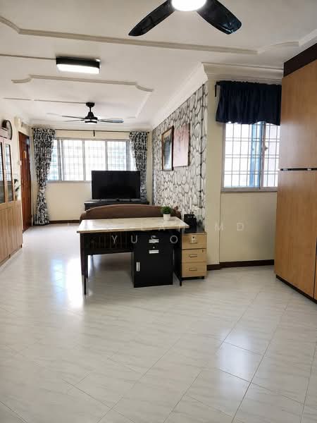 147 Yishun Street 11, 147 Yishun Street 11, 3 Bedrooms, 1,001 sqft, HDB Flat For Sale, by Jamilah Md Yusof, 500210579 - Living Room - PropertyGuru.com.sg