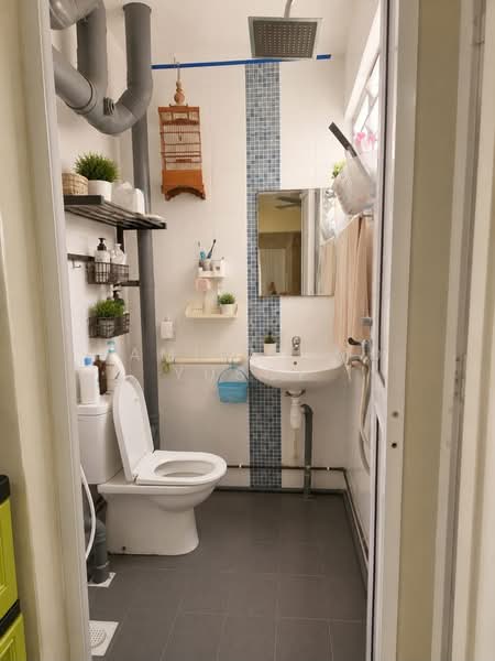 147 Yishun Street 11, 147 Yishun Street 11, 3 Bedrooms, 1,001 sqft, HDB Flat For Sale, by Jamilah Md Yusof, 500210579 - Bathroom - PropertyGuru.com.sg
