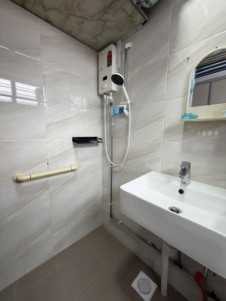 9 Toh Yi Drive, 9 Toh Yi Drive, Room Rental, 200 sqft, HDB Flat For Rent, by Xavier Ng, 500210588 - Bathroom - PropertyGuru.com.sg