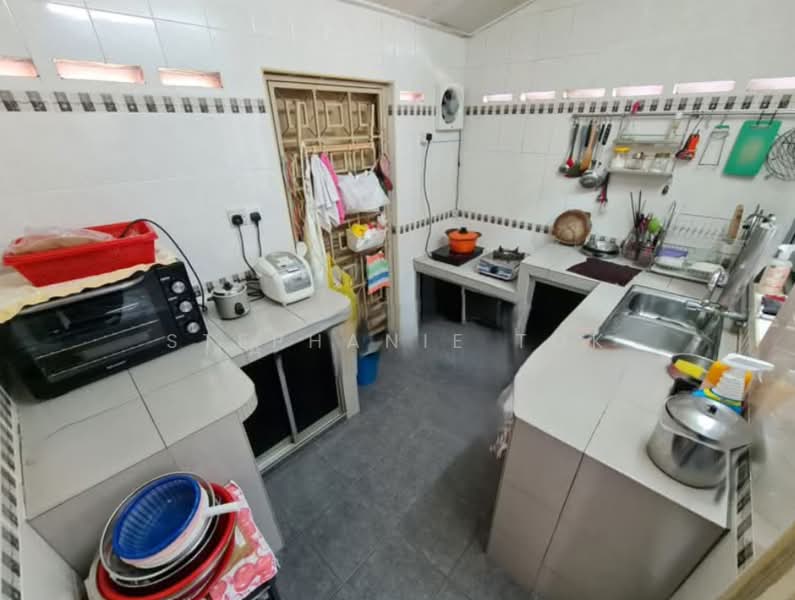 2 Storey House for Rebuilt or A&A / 1km to Tao Nan, Serious seller, NO West Sun, Heart of Katong, 4 Bedrooms, 2,500 sqft, Terraced House For Sale, by Stephanie Tok, 500210604 - Kitchen - PropertyGuru.com.sg