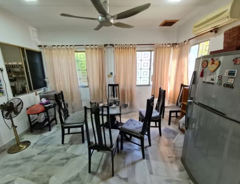 2 Storey House for Rebuilt or A&A / 1km to Tao Nan, Serious seller, NO West Sun, Heart of Katong, 4 Bedrooms, 2,500 sqft, Terraced House For Sale, by Stephanie Tok, 500210604 - Living Room - PropertyGuru.com.sg