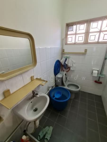 2 Storey House for Rebuilt or A&A / 1km to Tao Nan, Serious seller, NO West Sun, Heart of Katong, 4 Bedrooms, 2,500 sqft, Terraced House For Sale, by Stephanie Tok, 500210604 - Bathroom - PropertyGuru.com.sg