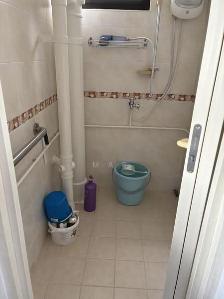 77 Lorong Limau, 77 Lorong Limau, Balestier / Toa Payoh, 1 Bedroom, 150 sqft, HDB Flat For Rent, by Mar Inn Chee, 500210613 - Bathroom - PropertyGuru.com.sg