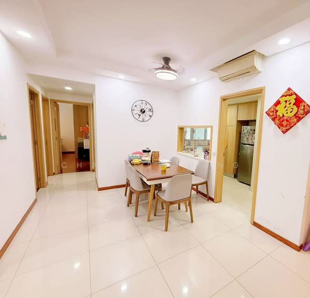 Caspian, 50 Lakeside Drive, 3 Bedrooms, 1,238 sqft, Condominium For Sale, by Charles Huang, 500210618 - Dining Room - PropertyGuru.com.sg