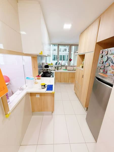 Caspian, 50 Lakeside Drive, 3 Bedrooms, 1,238 sqft, Condominium For Sale, by Charles Huang, 500210618 - Kitchen - PropertyGuru.com.sg