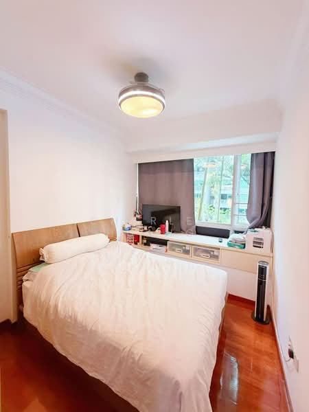 Caspian, 50 Lakeside Drive, 3 Bedrooms, 1,238 sqft, Condominium For Sale, by Charles Huang, 500210618 - Bedroom 1 - PropertyGuru.com.sg