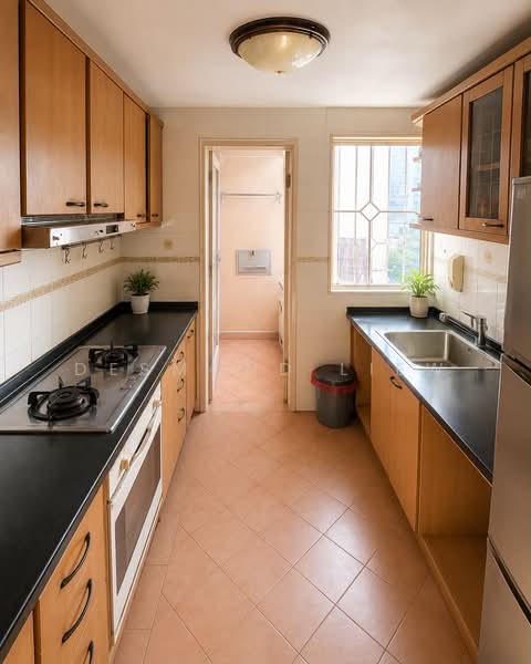 Symphony Heights, 41 Hume Avenue, 2 Bedrooms, 958 sqft, Condominium For Sale, by Desmond Liew, 500210619 - Kitchen - PropertyGuru.com.sg