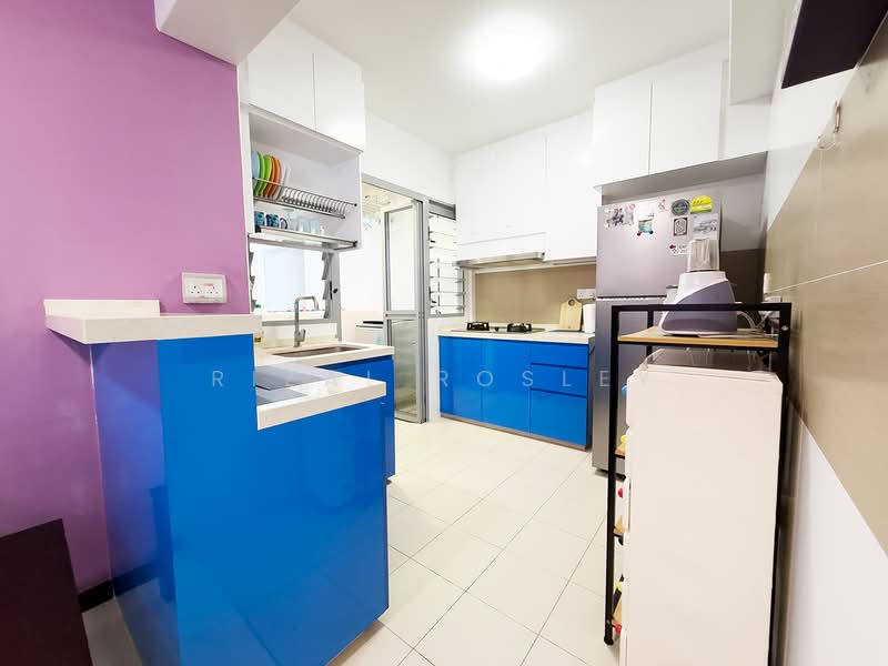 684C Edgedale Plains, 684C Edgedale Plains, 2 Bedrooms, 731 sqft, HDB Flat For Sale, by Rizal Rosley, 500210632 - Kitchen - PropertyGuru.com.sg