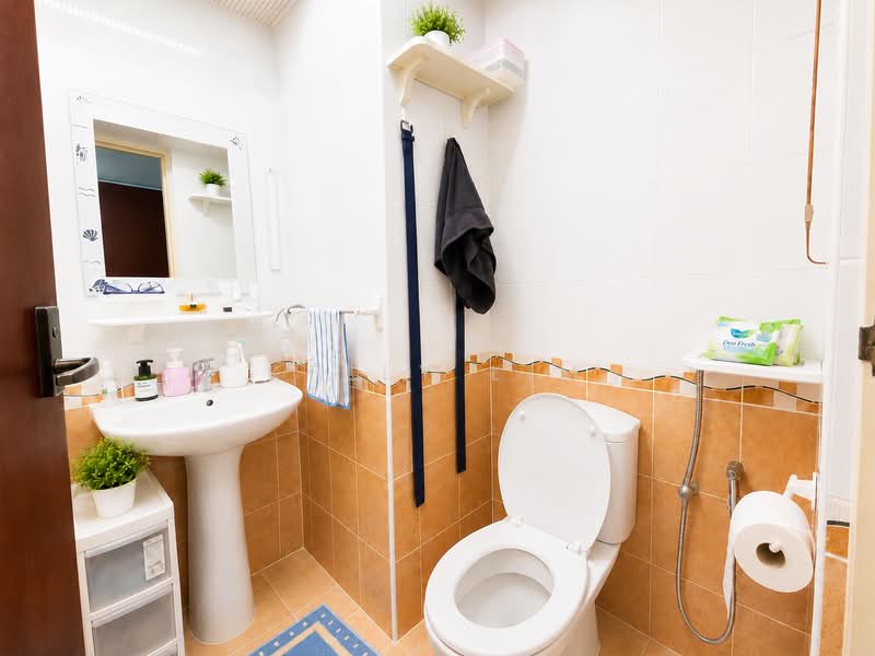 436D Fernvale Road, 436D Fernvale Road, 3 Bedrooms, 1,033 sqft, HDB Flat For Sale, by Kelly Lim, 500210643 - Bathroom - PropertyGuru.com.sg