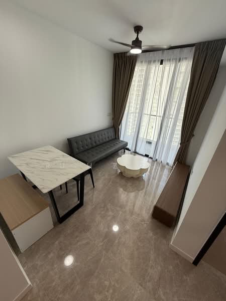 Irwell Hill Residences, 6 Irwell Hill, 2 Bedrooms, 603 sqft, Condominium For Sale, by Ruth Zheng, 500210668 - Living Room - PropertyGuru.com.sg