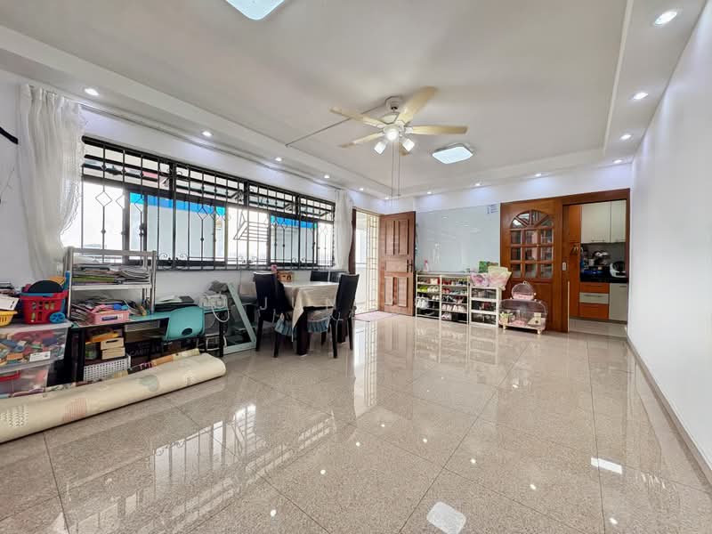 309A Ang Mo Kio Street 31, 309A Ang Mo Kio Street 31, 3 Bedrooms, 1,023 sqft, HDB Flat For Sale, by Jun Yu, 500210672 - Living Room - PropertyGuru.com.sg