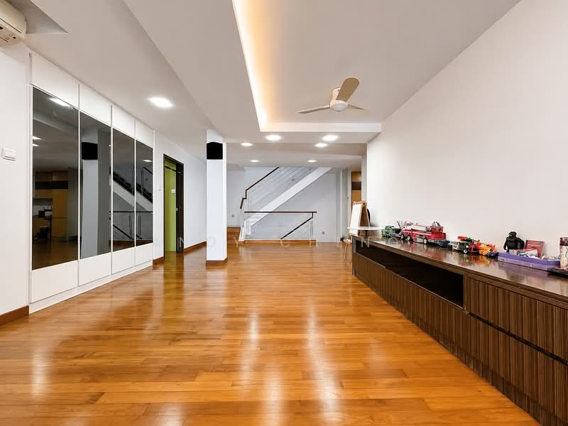 โ
๐๐ฎ๐ป๐ฑ๐ฒ๐ฑ ๐๐
๐ฐ๐ฒ๐น๐น๐ฒ๐ป๐ฐ๐ฒ โ
Semi-Detached | Serangoon Garden | Tai Yuan Garden, Lorong Chuan / Serangoon Garden / Tai Yuan Heights, Hougang / Punggol / Sengkang, 6 Bedrooms, 7,500 sqft, Semi-Detached House For Sale, by Andy Cheng, 500210673 - Family Hall - PropertyGuru.com.sg