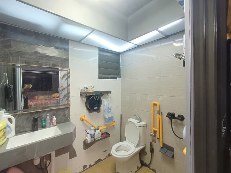 131C Canberra Crescent, 131C Canberra Crescent, 2 Bedrooms, 731 sqft, HDB Flat For Sale, by Shawn Phua, 500210680 - Bathroom - PropertyGuru.com.sg