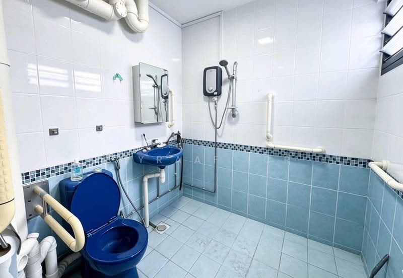 603 Bedok Reservoir Road, 603 Bedok Reservoir Road, 4 Bedrooms, 1,292 sqft, HDB Flat For Sale, by Asyraaf TCR, 500210685 - Bathroom - PropertyGuru.com.sg
