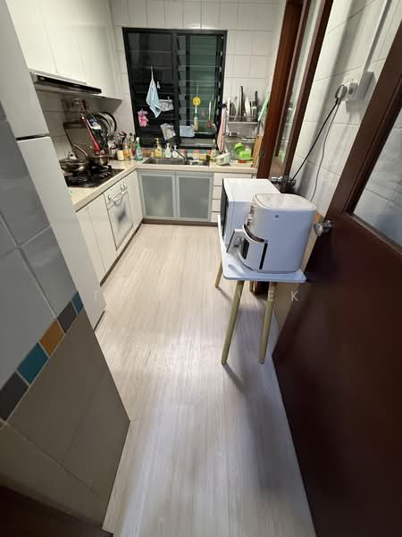 Woodsvale, 11 Woodlands Drive 72, Room Rental, 120 sqft, Condominium For Rent, by Tony Kwek, 500210692 - Kitchen - PropertyGuru.com.sg