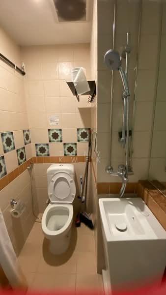 Woodsvale, 11 Woodlands Drive 72, Room Rental, 120 sqft, Condominium For Rent, by Tony Kwek, 500210692 - Bathroom - PropertyGuru.com.sg