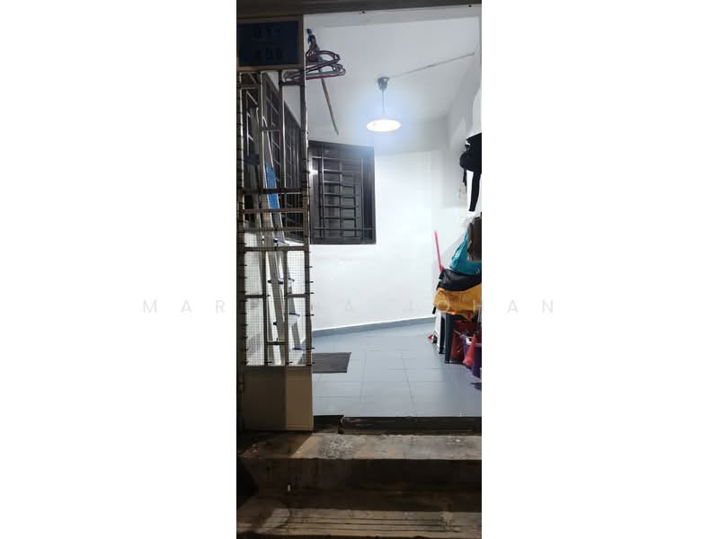 248 Hougang Avenue 3, 248 Hougang Avenue 3, Hougang / Punggol / Sengkang, 2 Bedrooms, 776 sqft, HDB Flat For Sale, by Mardina Johan, 500210695 - Entrance - PropertyGuru.com.sg