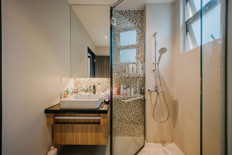 Ewe Boon Regent, 31 Ewe Boon Road, 3 Bedrooms, 1,141 sqft, Condominium For Sale, by Bryan Luke Ng, 500210698 - Bathroom - PropertyGuru.com.sg