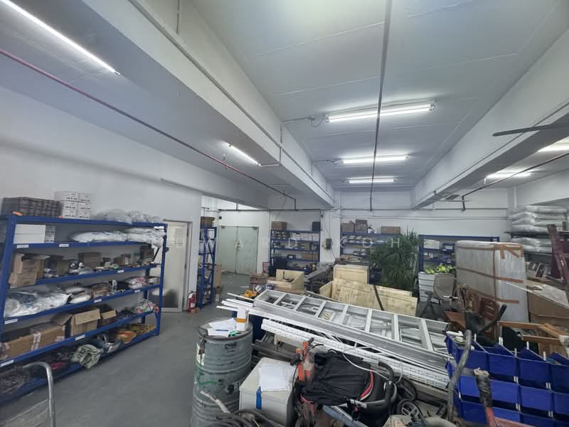 GOLDEN WALL FLATTED FACTORY