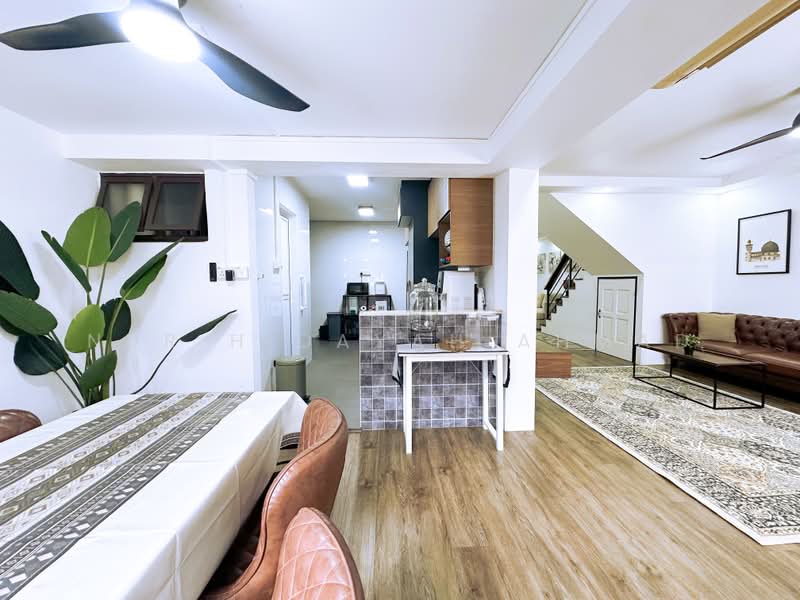 558 Hougang Street 51, 558 Hougang Street 51, 4 Bedrooms, 1,593 sqft, HDB Flat For Sale, by Nur Hidayah Ahmad, 500210707 - Dining and Living room - PropertyGuru.com.sg