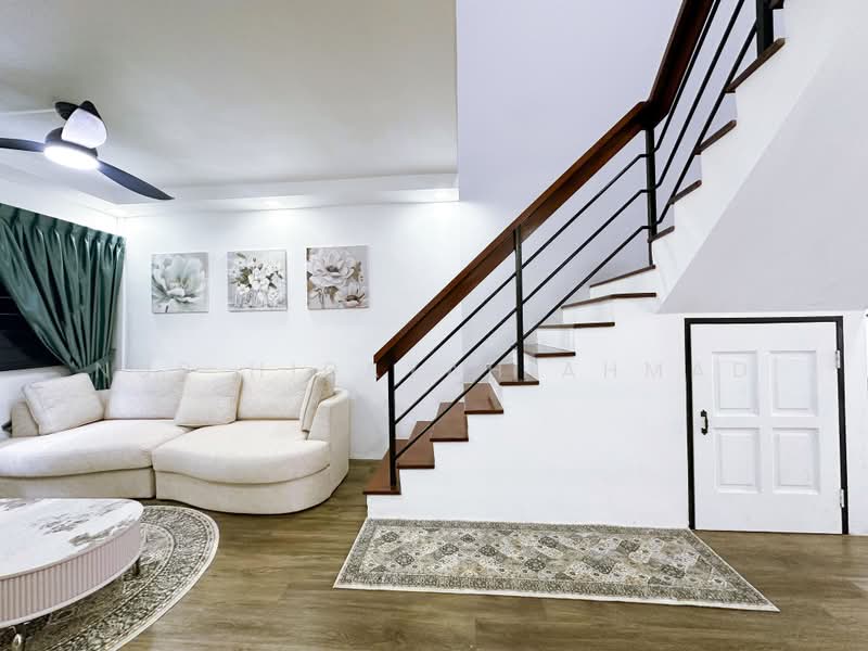 558 Hougang Street 51, 558 Hougang Street 51, 4 Bedrooms, 1,593 sqft, HDB Flat For Sale, by Nur Hidayah Ahmad, 500210707 - Foyer space - PropertyGuru.com.sg