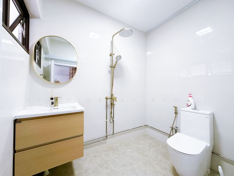 558 Hougang Street 51, 558 Hougang Street 51, 4 Bedrooms, 1,593 sqft, HDB Flat For Sale, by Nur Hidayah Ahmad, 500210707 - Master Bathroom - PropertyGuru.com.sg
