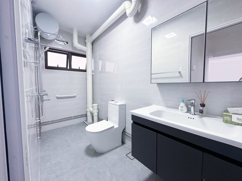 558 Hougang Street 51, 558 Hougang Street 51, 4 Bedrooms, 1,593 sqft, HDB Flat For Sale, by Nur Hidayah Ahmad, 500210707 - Common Bathroom - PropertyGuru.com.sg