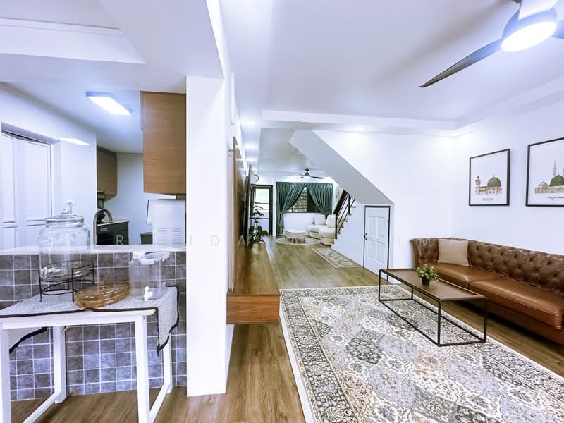 558 Hougang Street 51, 558 Hougang Street 51, 4 Bedrooms, 1,593 sqft, HDB Flat For Sale, by Nur Hidayah Ahmad, 500210707 - Living Room - PropertyGuru.com.sg