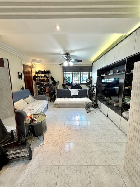 412 Ang Mo Kio Avenue 10, 412 Ang Mo Kio Avenue 10, 3 Bedrooms, 990 sqft, HDB Flat For Sale, by Riku Ng, 500210710 - Living Room - PropertyGuru.com.sg