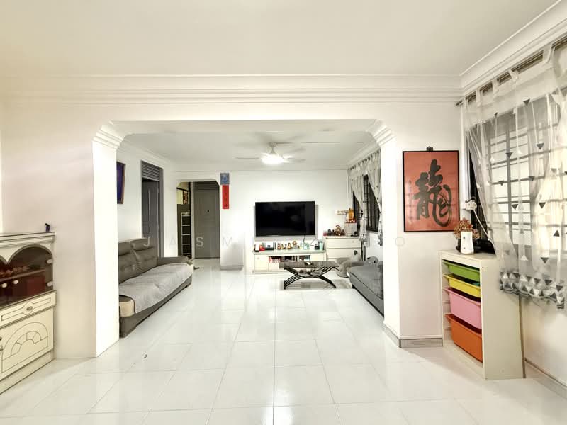 711 Jurong West Street 71, 711 Jurong West Street 71, 3 Bedrooms, 1,119 sqft, HDB Flat For Sale, by Jasmine Teo, 500210718 - Living Room - PropertyGuru.com.sg