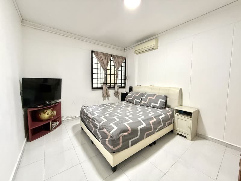 711 Jurong West Street 71, 711 Jurong West Street 71, 3 Bedrooms, 1,119 sqft, HDB Flat For Sale, by Jasmine Teo, 500210718 - Bedroom - PropertyGuru.com.sg