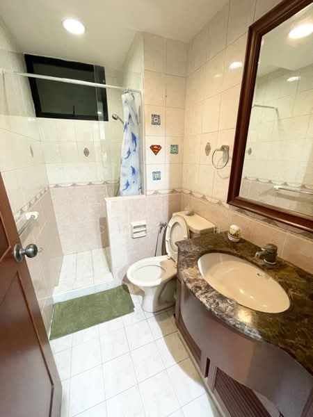 Simei Green Condominium, 1 Simei Street 4, 3 Bedrooms, 969 sqft, Condominium For Rent, by Richard Ho, 500210729 - Common Bathroom - PropertyGuru.com.sg