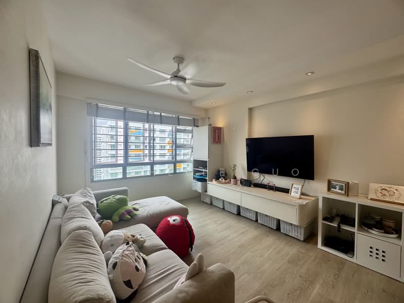 451B Sengkang West Way, 451B Sengkang West Way, 3 Bedrooms, 990 sqft, HDB Flat For Sale, by Michelle Guo, 500210732 - Living Room - PropertyGuru.com.sg