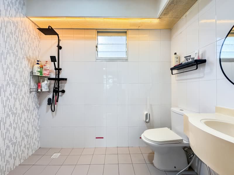 802A Keat Hong Close, 802A Keat Hong Close, 3 Bedrooms, 1,216 sqft, HDB Flat For Sale, by Keesya Ang, 500210737 - Bathroom - PropertyGuru.com.sg