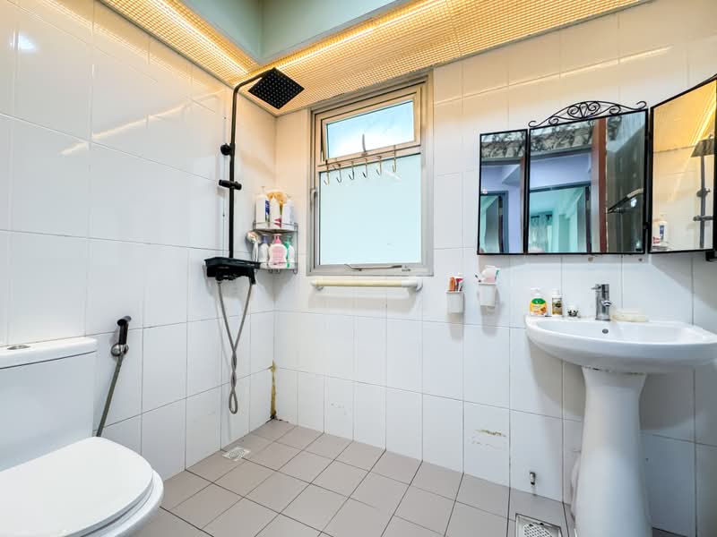 802A Keat Hong Close, 802A Keat Hong Close, 3 Bedrooms, 1,216 sqft, HDB Flat For Sale, by Keesya Ang, 500210737 - Bathroom - PropertyGuru.com.sg