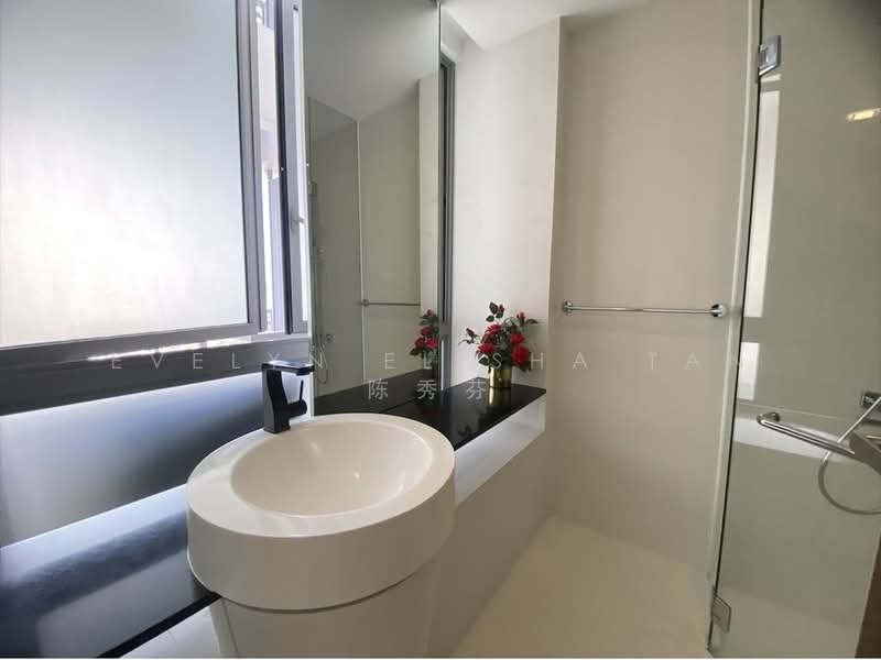 Ascentia Sky, 1 Alexandra View, 2 Bedrooms, 1,012 sqft, Apartment For Rent, by Evelyn Elisha Tan 陈秀芬, 500210739 - Master Ensuite Bathroom - PropertyGuru.com.sg