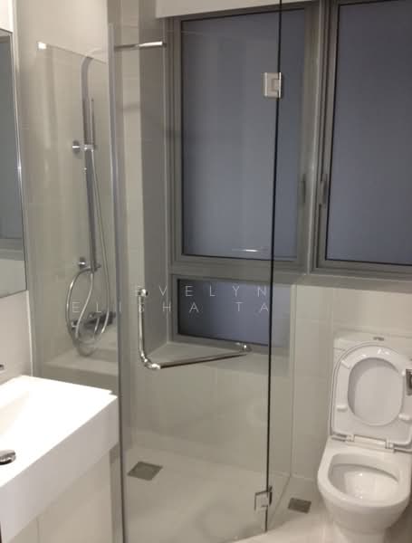Ascentia Sky, 1 Alexandra View, 2 Bedrooms, 1,012 sqft, Apartment For Rent, by Evelyn Elisha Tan 陈秀芬, 500210739 - Common Bathroom - PropertyGuru.com.sg