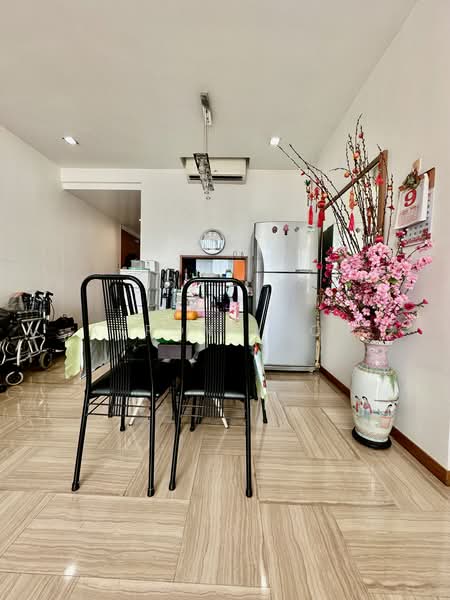 Hillview Regency, 26 Bukit Batok East Avenue 2, 3 Bedrooms, 1,130 sqft, Condominium For Sale, by Aaron Loon, 500210745 - Dining Room - PropertyGuru.com.sg