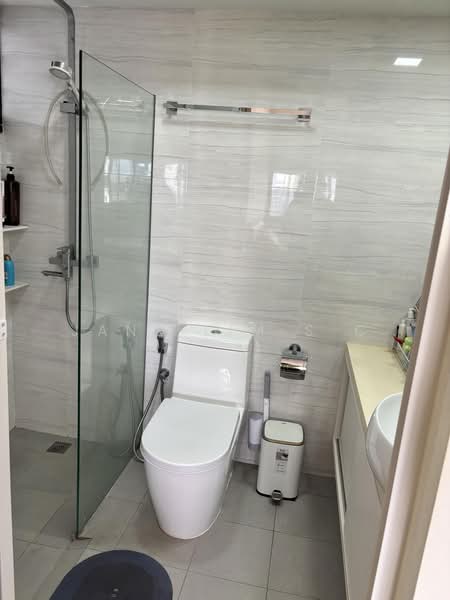 90 Tanglin Halt Road, 90 Tanglin Halt Road, 3 Bedrooms, 969 sqft, HDB Flat For Rent, by Jane Lim S C, 500210753 - Bathroom - PropertyGuru.com.sg