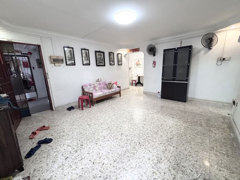 547 Ang Mo Kio Avenue 10, 547 Ang Mo Kio Avenue 10, 2 Bedrooms, 925 sqft, HDB Flat For Rent, by Calvin Ng, 500210755 - Living Room - PropertyGuru.com.sg