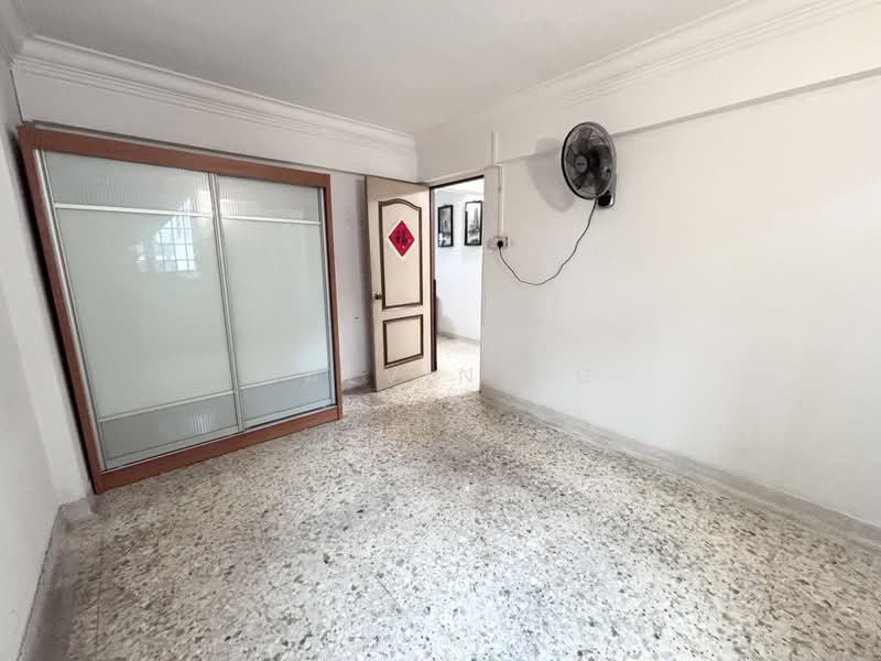 547 Ang Mo Kio Avenue 10, 547 Ang Mo Kio Avenue 10, 2 Bedrooms, 925 sqft, HDB Flat For Rent, by Calvin Ng, 500210755 - Master Bedroom - PropertyGuru.com.sg