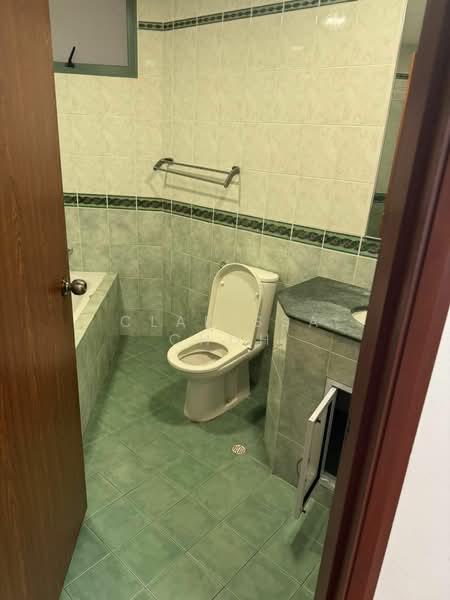 Yew Mei Green, 50 Choa Chu Kang North 6, 3 Bedrooms, 1,292 sqft, Condominium For Sale, by Clarissa Choh, 500210757 - Bathroom - PropertyGuru.com.sg