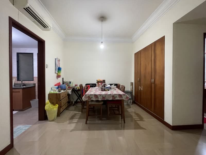 East Meadows, 30 Tanah Merah Kechil Road, 3 Bedrooms, 1,356 sqft, Condominium For Sale, by Jeslyn Tan, 500210766 - Dining Room - PropertyGuru.com.sg
