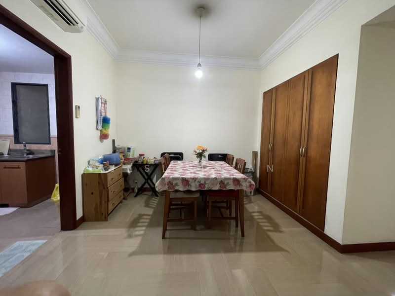East Meadows, 30 Tanah Merah Kechil Road, 3 Bedrooms, 1,356 sqft, Condominium For Sale, by Jeslyn Tan, 500210766 - Dining Room - PropertyGuru.com.sg