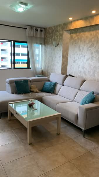 27 Marine Crescent, 27 Marine Crescent, East Coast / Marine Parade, 3 Bedrooms, 1,356 sqft, HDB Flat For Rent, by Florence Tan, 500210779 - Living Room - PropertyGuru.com.sg