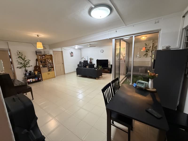 426 Bukit Batok West Avenue 2, 426 Bukit Batok West Avenue 2, Dairy Farm / Bukit Panjang / Choa Chu Kang, 3 Bedrooms, 1,399 sqft, HDB Flat For Sale, by Genie Kuan, 500210790 - Living Room - PropertyGuru.com.sg