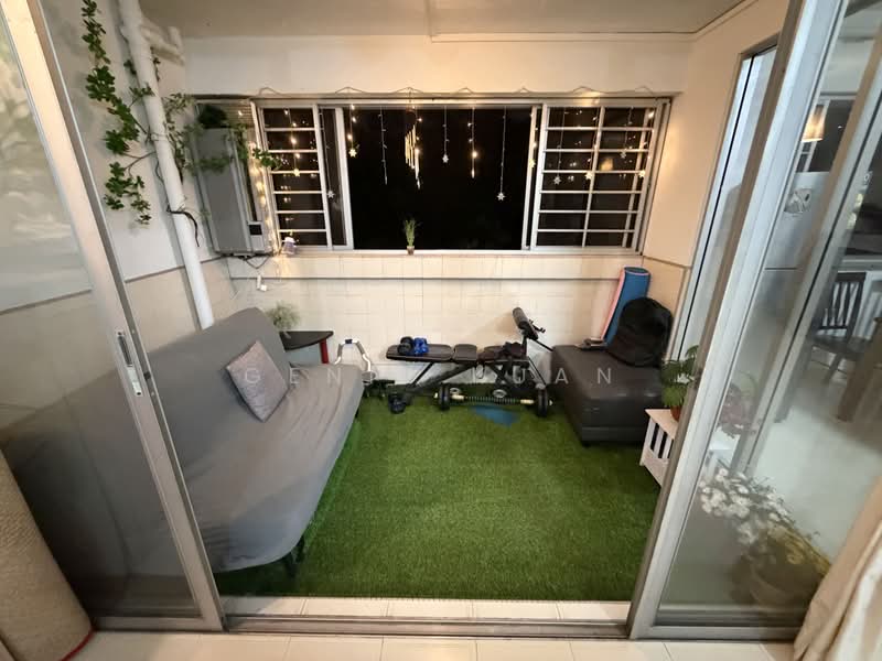 426 Bukit Batok West Avenue 2, 426 Bukit Batok West Avenue 2, Dairy Farm / Bukit Panjang / Choa Chu Kang, 3 Bedrooms, 1,399 sqft, HDB Flat For Sale, by Genie Kuan, 500210790 - Balcony - PropertyGuru.com.sg