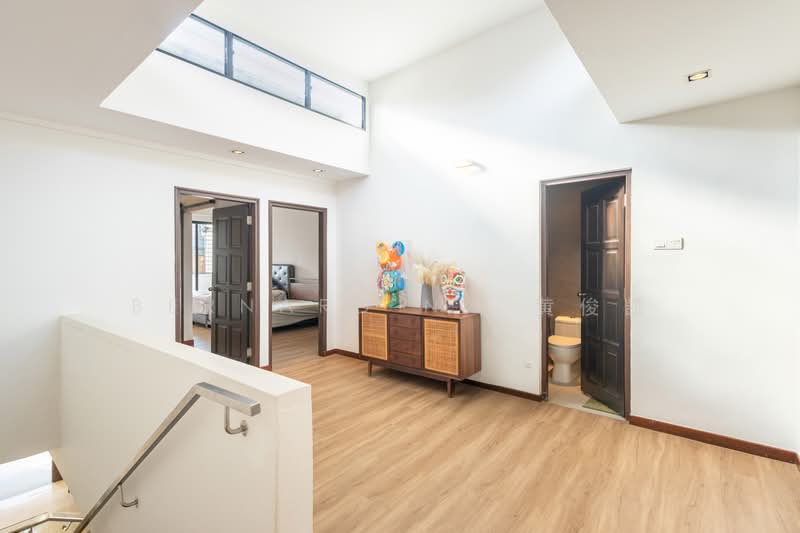 D19 Landed for sale! Within 1km Maris Stella, short walk to Bartley MRT!, How Sun Drive, Lorong How Sun, Bartley Road, 5 Bedrooms, 3,200 sqft, Terraced House For Sale, by Bernard Ng 黄俊凯, 500210807 - Corridor - PropertyGuru.com.sg