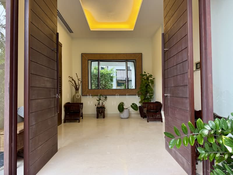 Coral Island, Ocean Drive, 4 Bedrooms, 10,021 sqft, Detached House For Rent, by Nidhi Belani Mohan, 500210810 - Entrance - PropertyGuru.com.sg