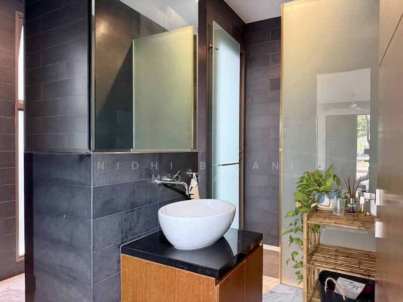 Coral Island, Ocean Drive, 4 Bedrooms, 10,021 sqft, Detached House For Rent, by Nidhi Belani Mohan, 500210810 - Bathroom - PropertyGuru.com.sg